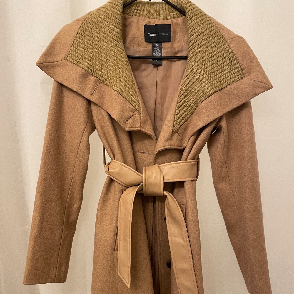 Women’s Wide Collar Wool Coat